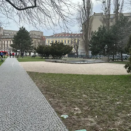 Sunny House One Apartman Pozsony